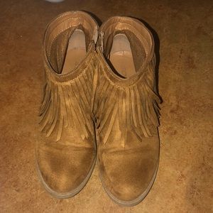 women’s fringe booties